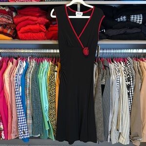 Byer Too! Black/red piping sleeveless ruched side midi dress size S NWT
